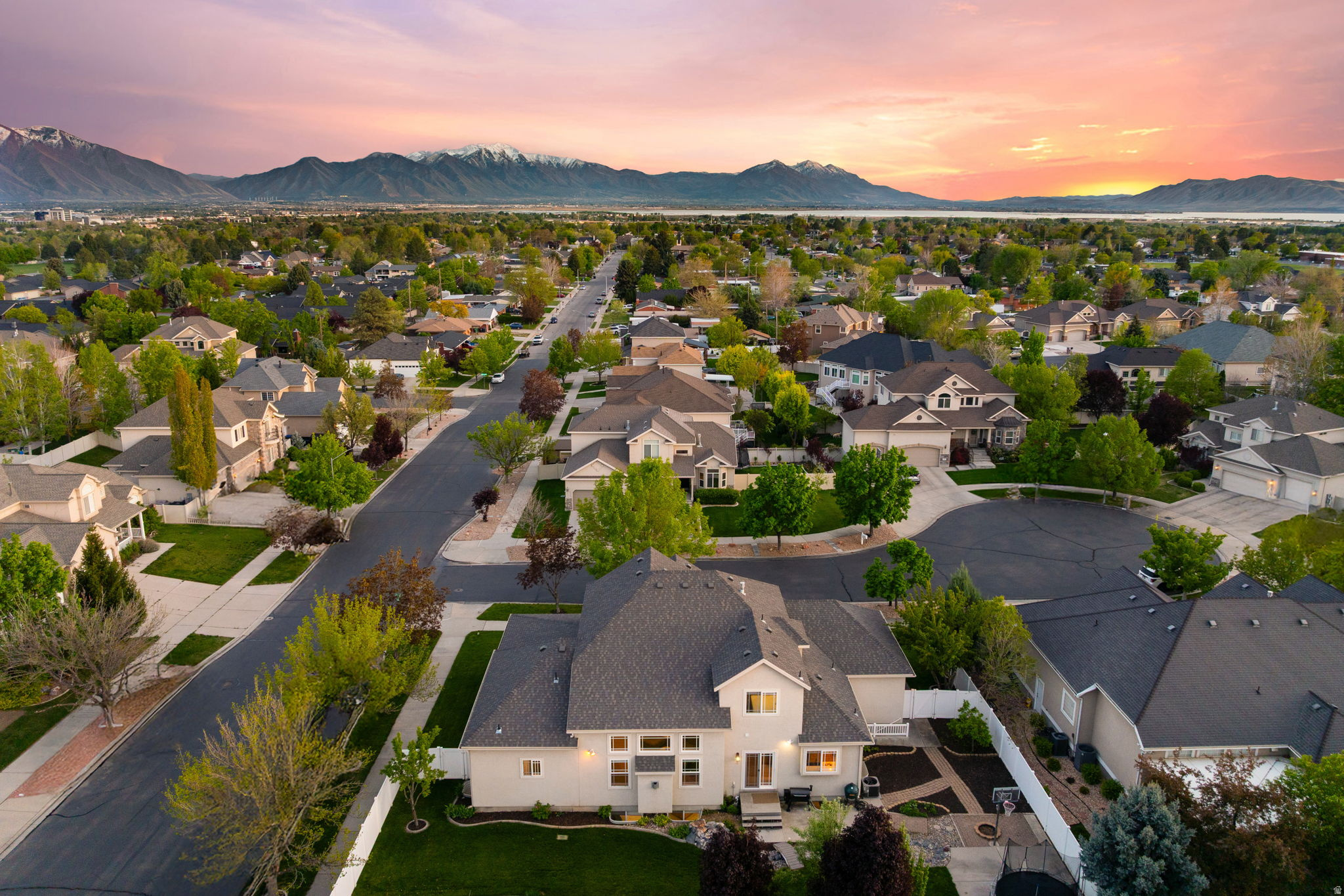 THE ESTATES AT BURR ORCHARDS - Residential
