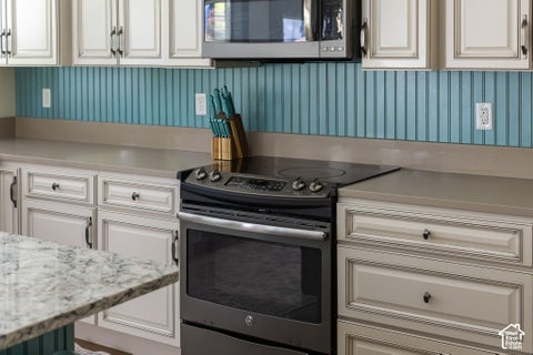 Tiny photo for 132 W 1270 S, Wellsville, UT 84339 (MLS # 2190262)
