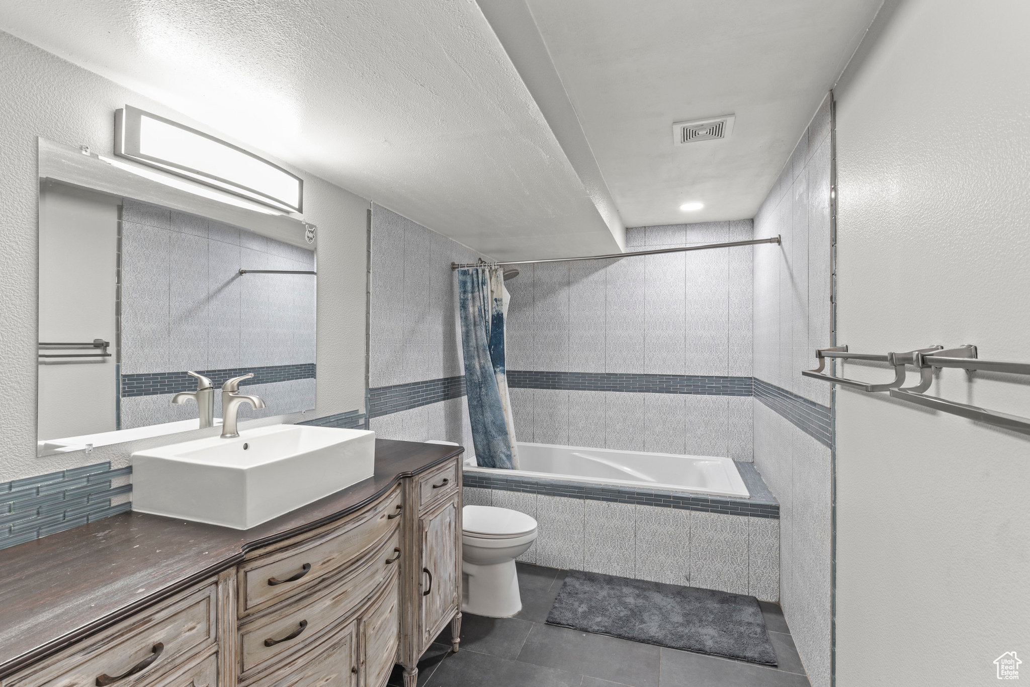 UPPER DAYSPRING SUBD - Residential
