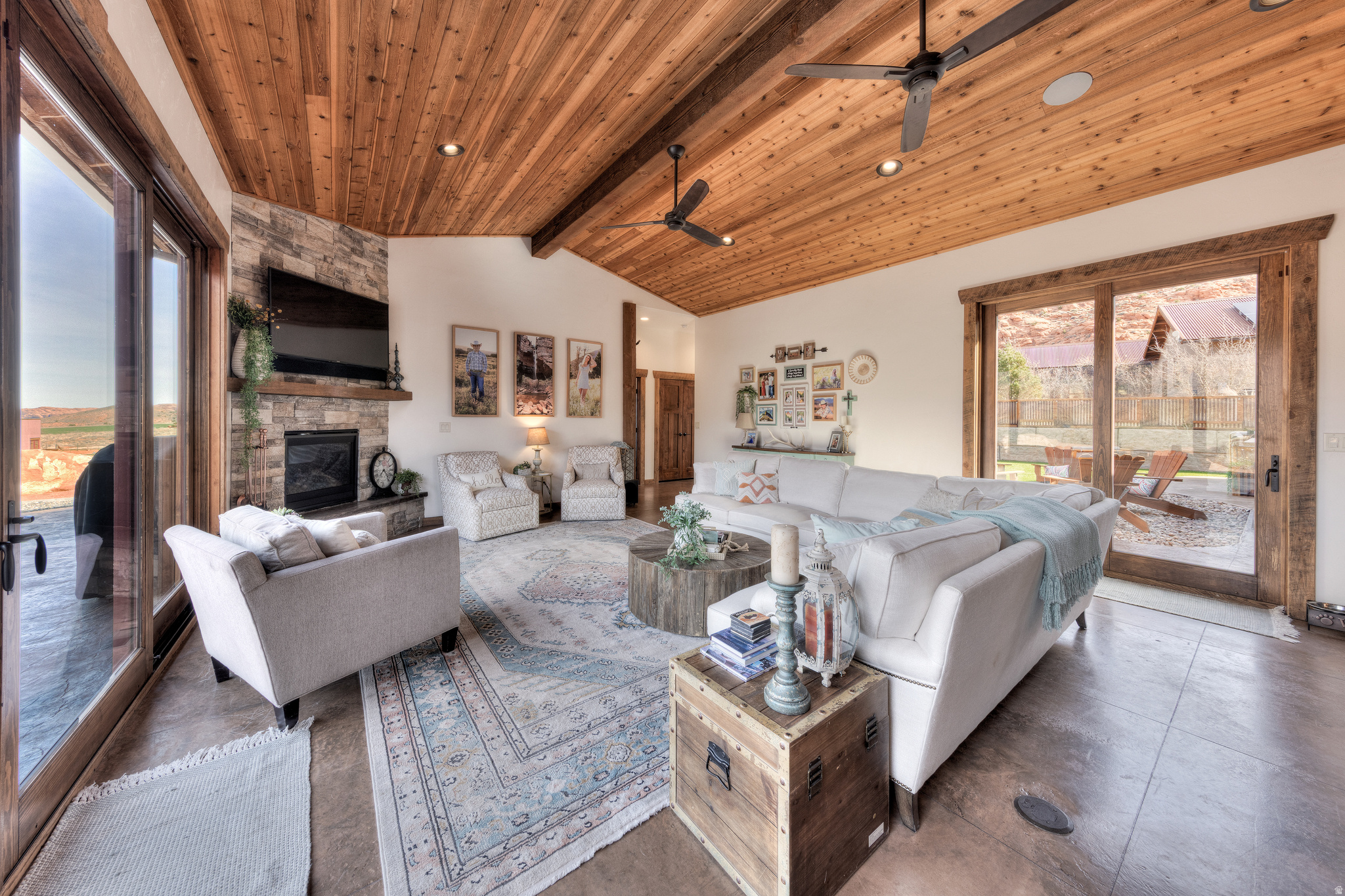 WHITE HORSE SUBD - Residential