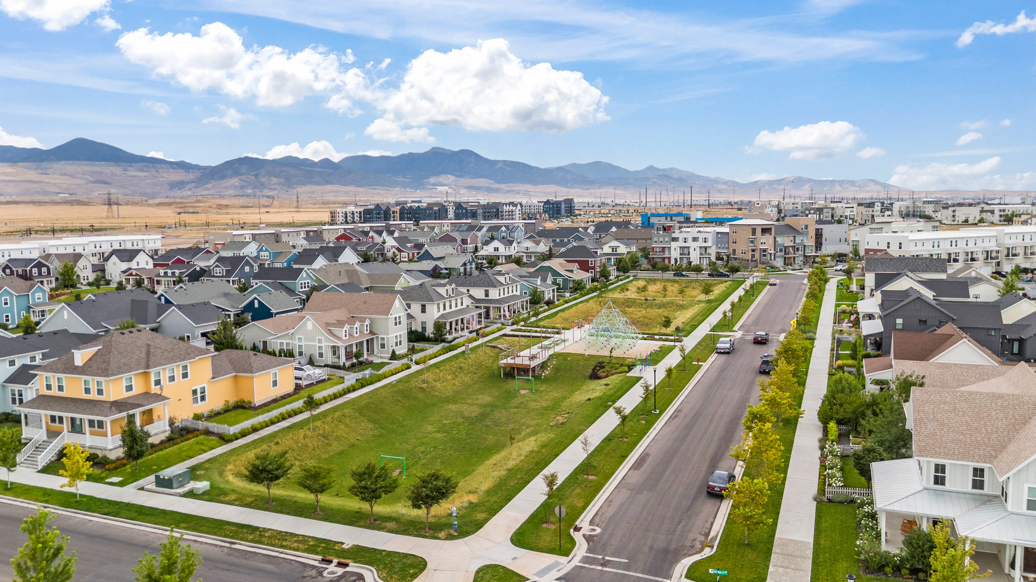 DAYBREAK - Residential