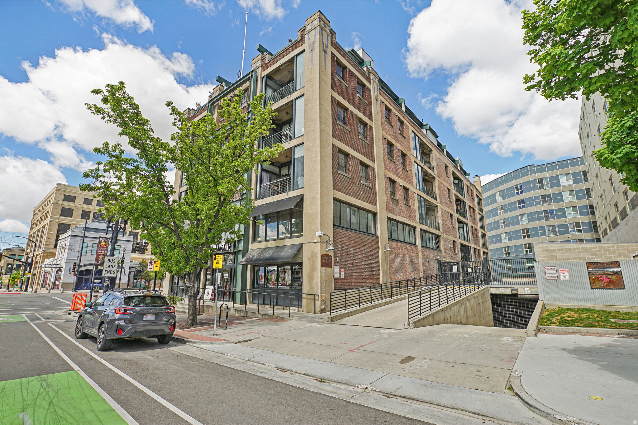 DAKOTA LOFTS - Residential