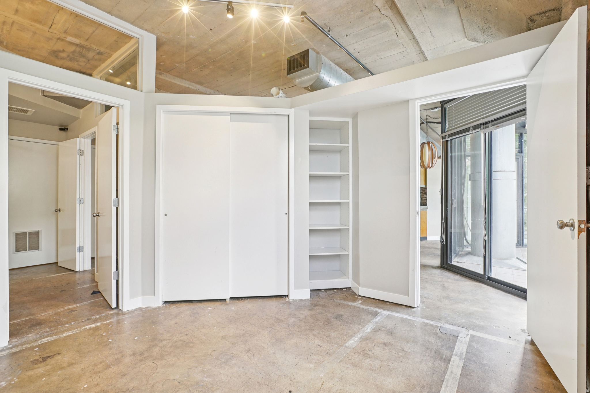 DAKOTA LOFTS - Residential