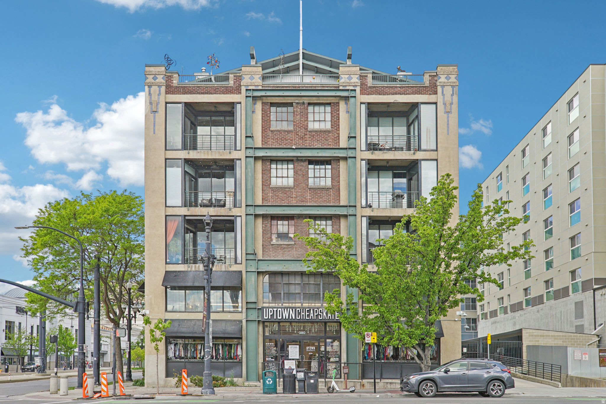 DAKOTA LOFTS - Residential