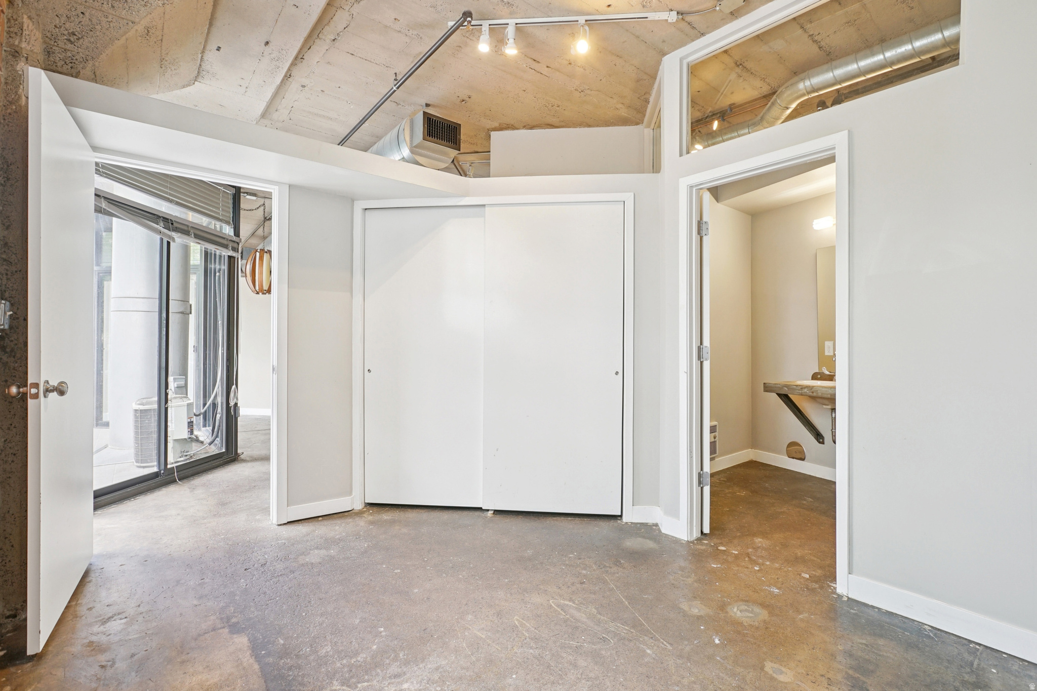 DAKOTA LOFTS - Residential