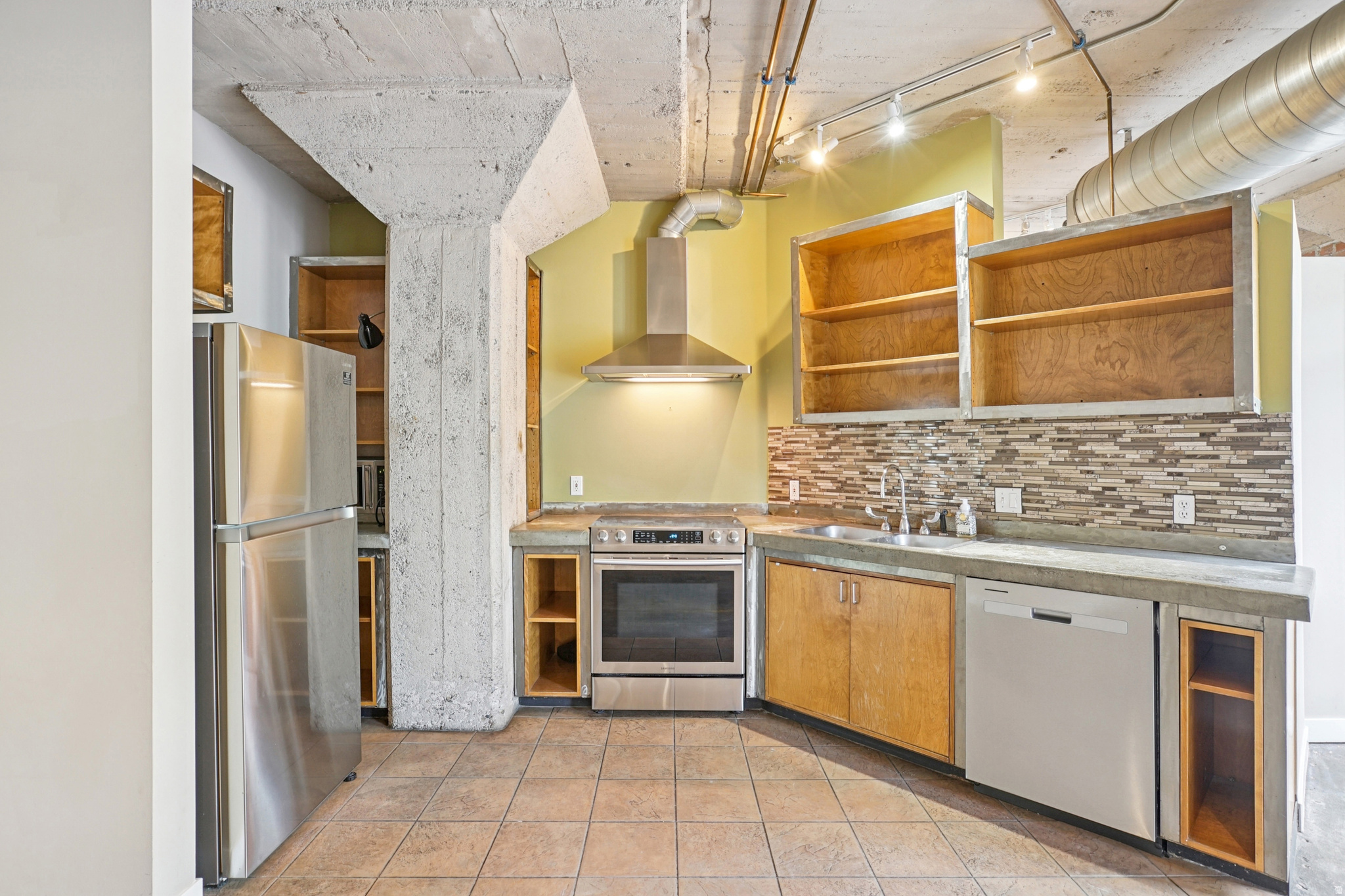 DAKOTA LOFTS - Residential