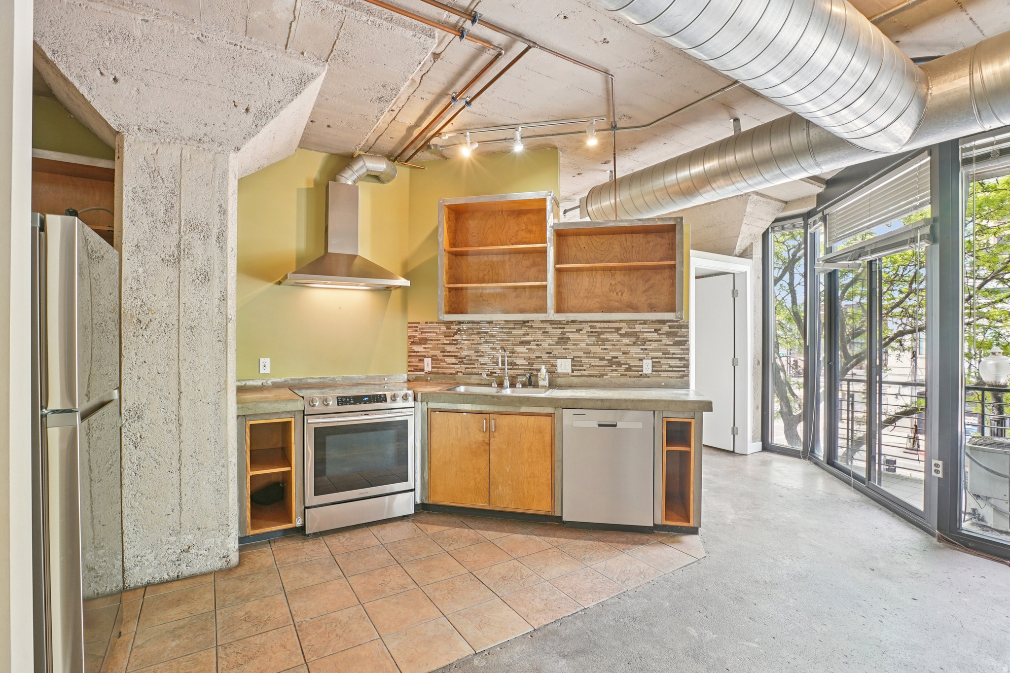 DAKOTA LOFTS - Residential