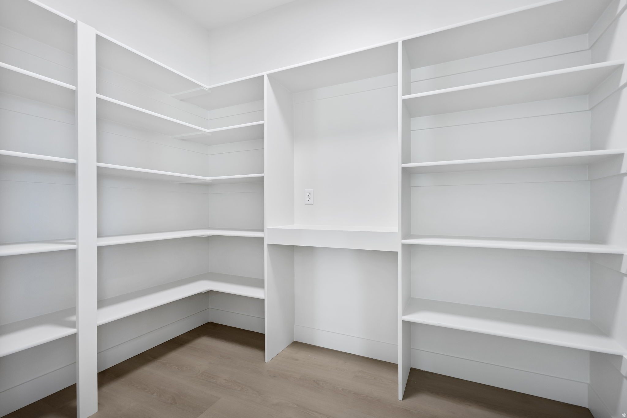 REGENCY GARDENS - Residential