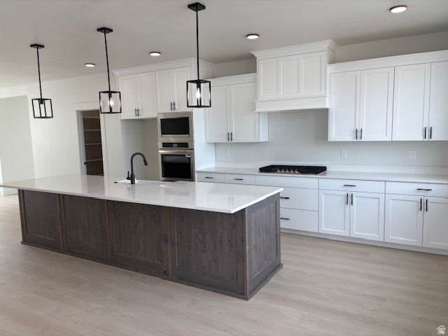 REGENCY GARDENS - Residential