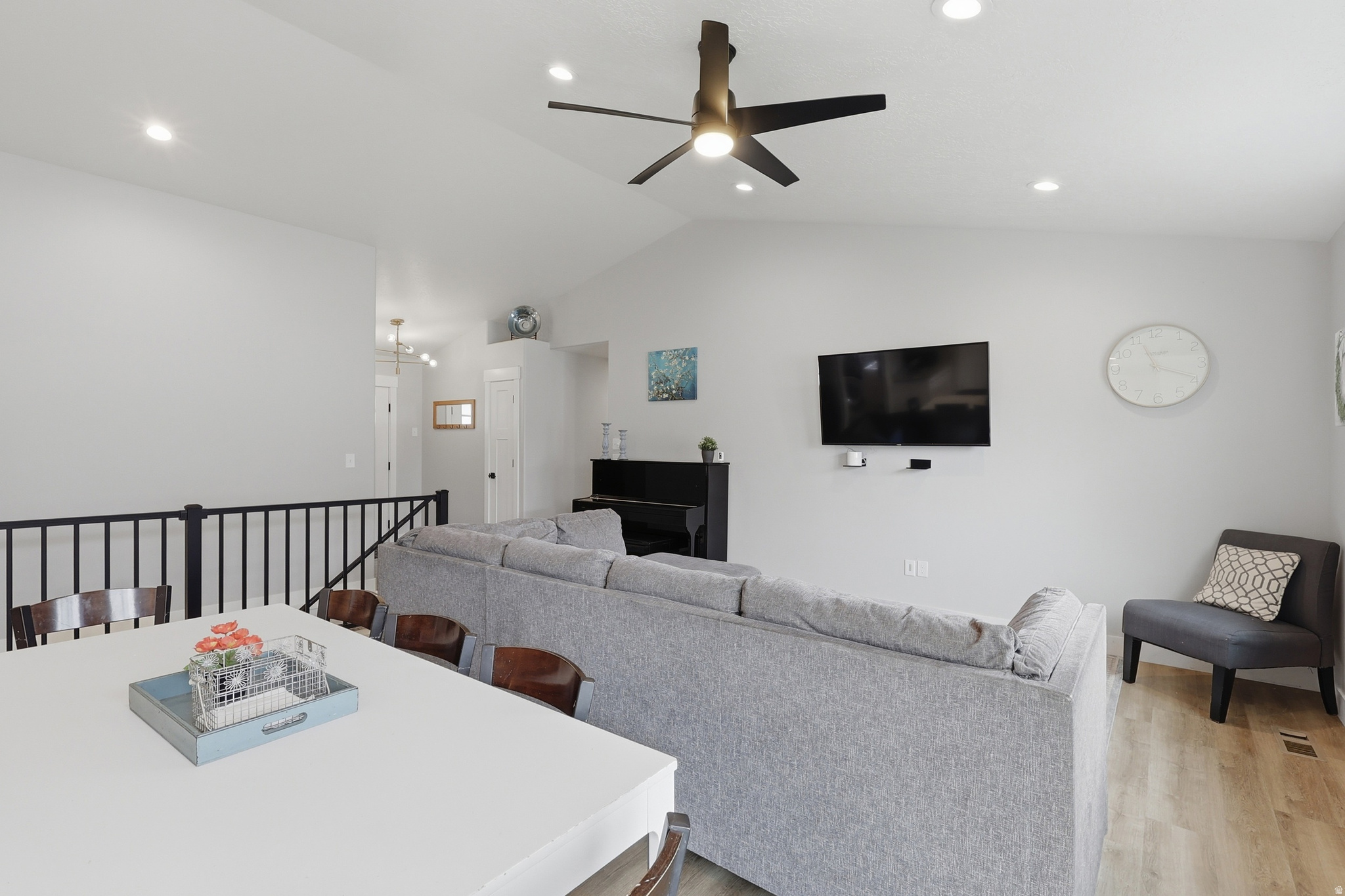 MILL HILL - Residential