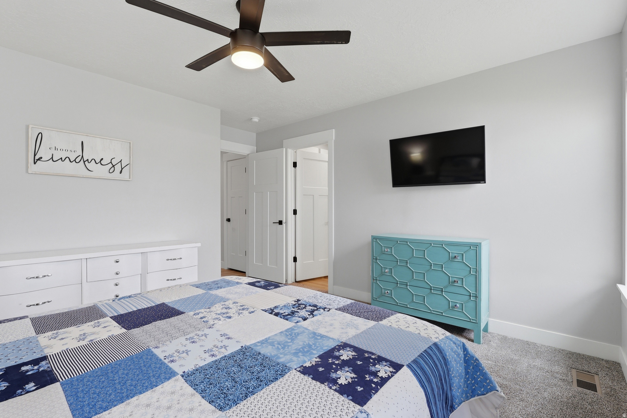 MILL HILL - Residential