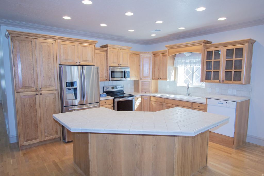 Photo of 405 N WILLOW LN, Providence, UT 84332 (MLS # 2144572)