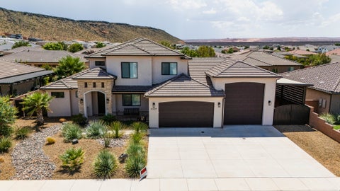 Photo of 3337 W 2610 S, Hurricane, UT 84737 (MLS # 2181347)