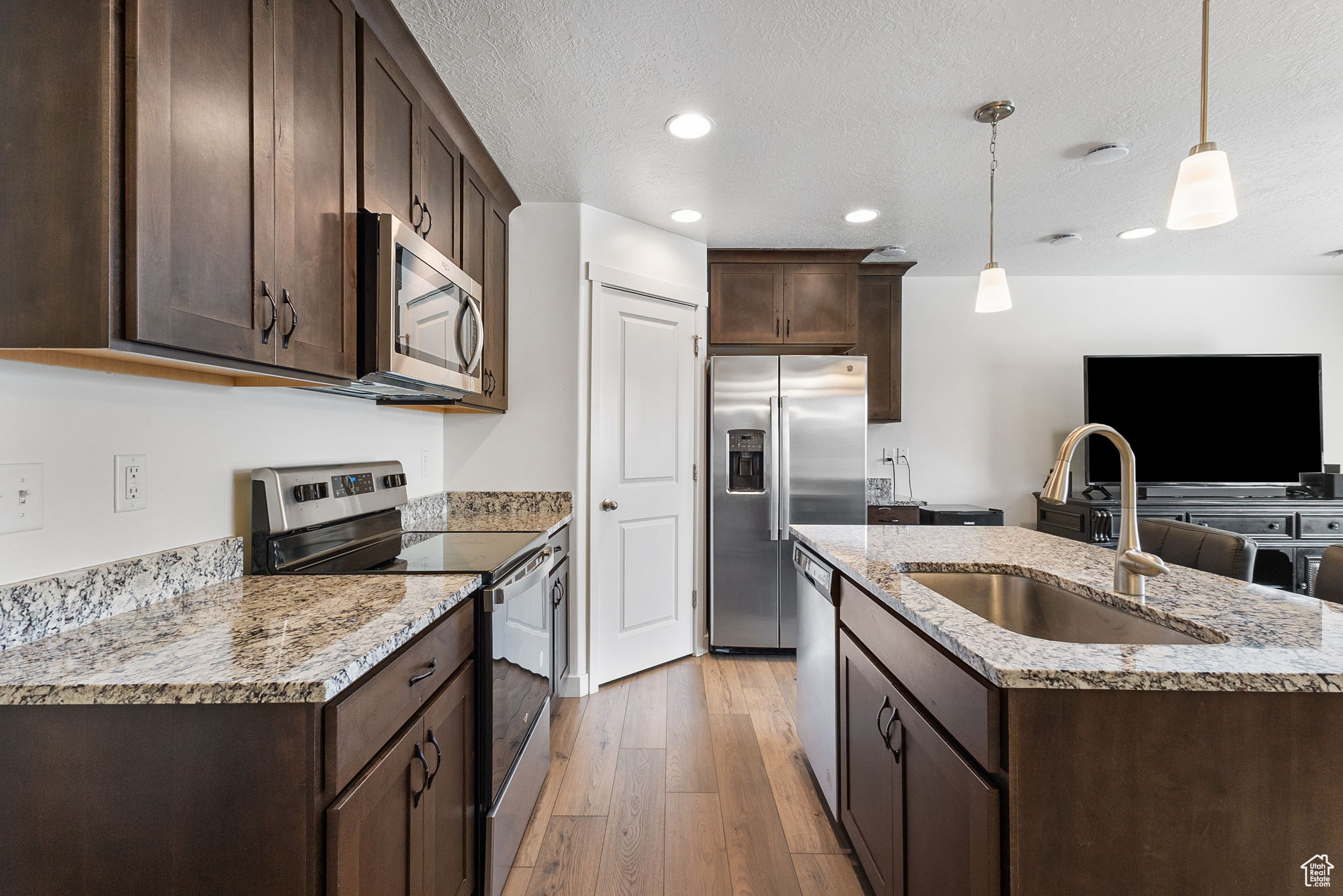 DEL MONTE TOWNHOMES - Residential