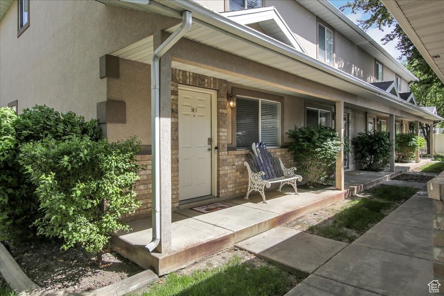 You must see this Awesome end unit Townhouse in North Ogden. It's in such a great quiet area but close to everything you need. All the extras new flooring, lighting, paint, appliances and updated bathrooms. Very well kept home that you will love. Come and see!!