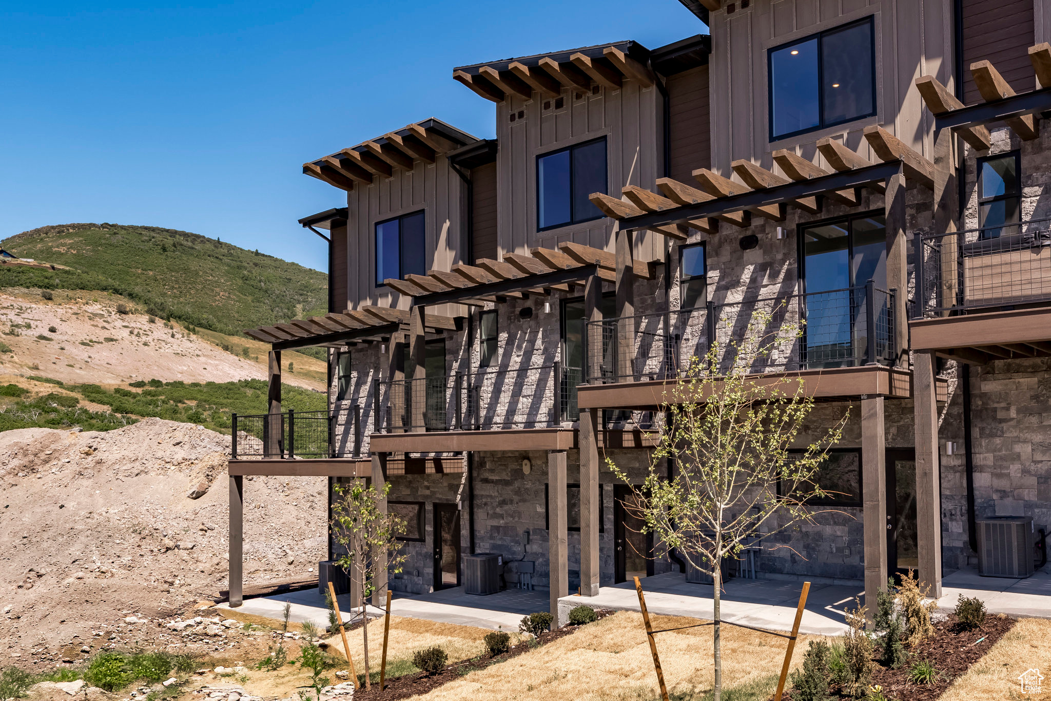 THE POINTE - Residential