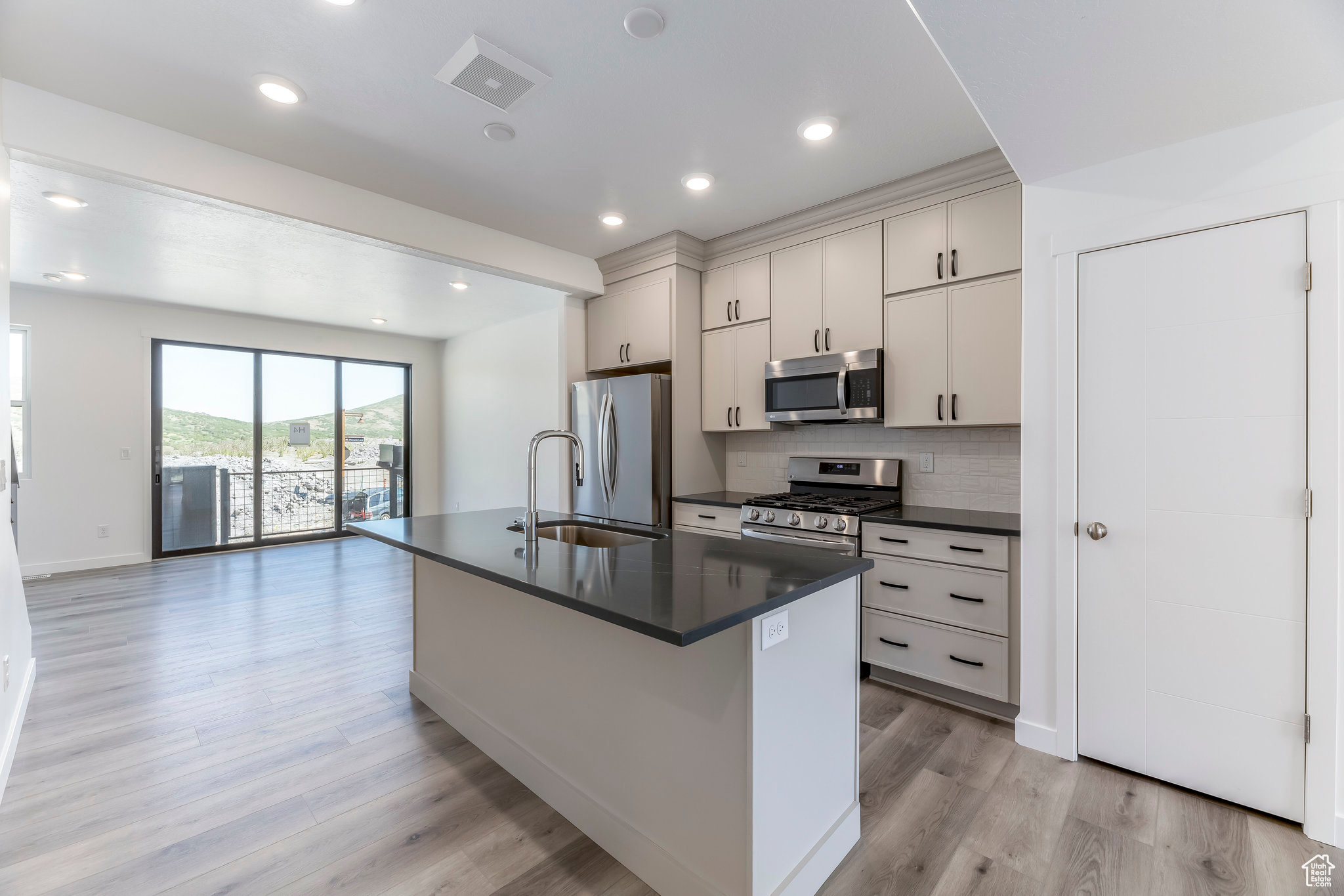 THE POINTE - Residential