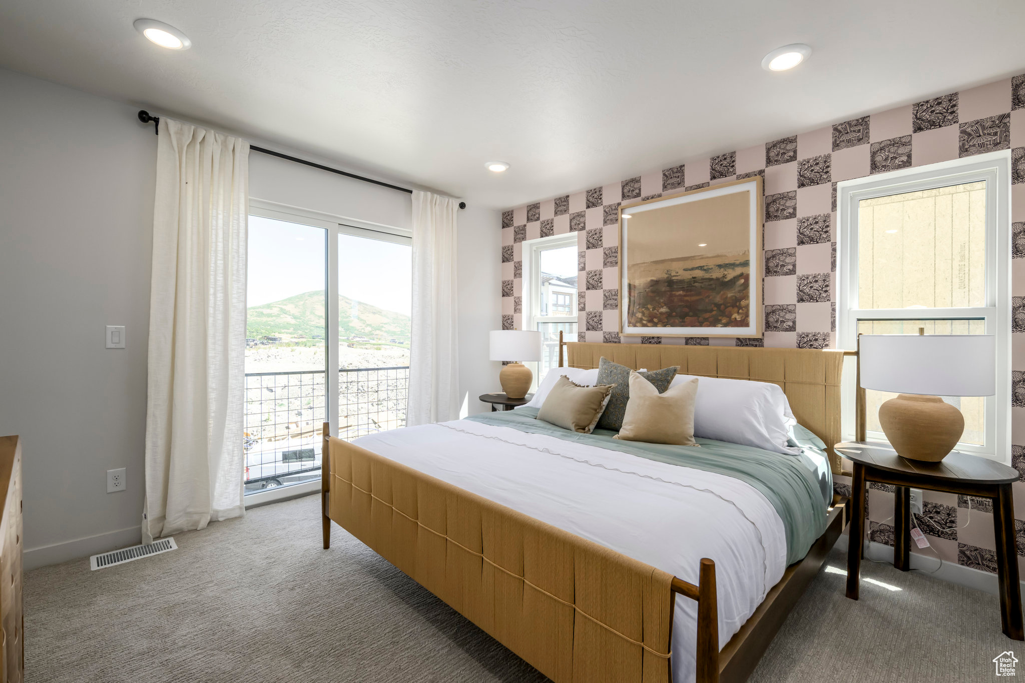 THE POINTE - Residential