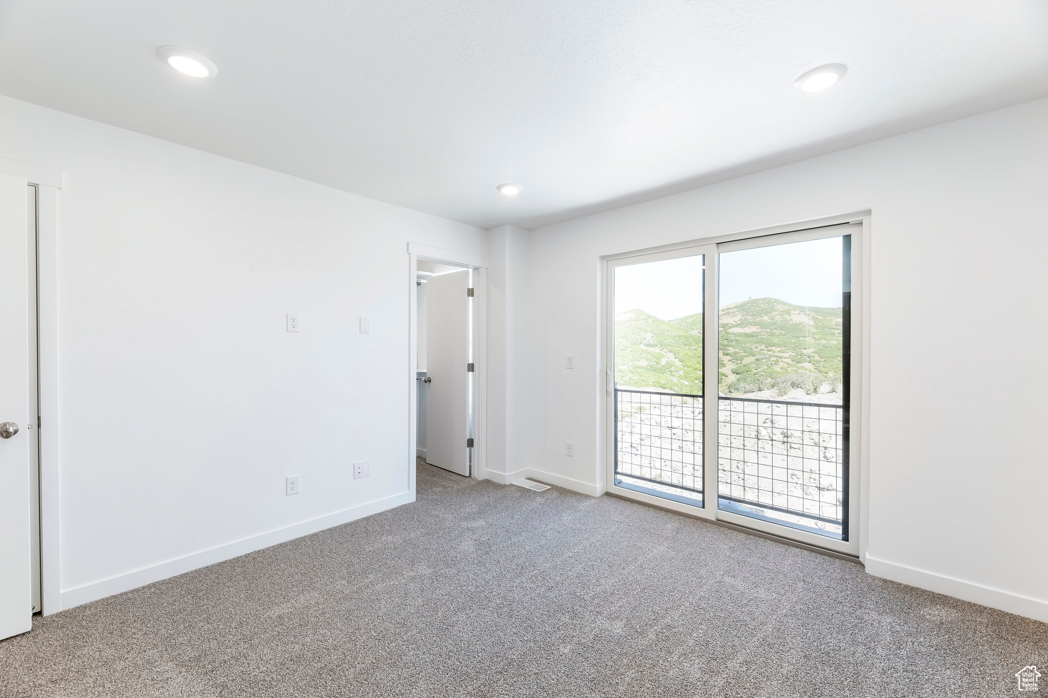 THE POINTE - Residential
