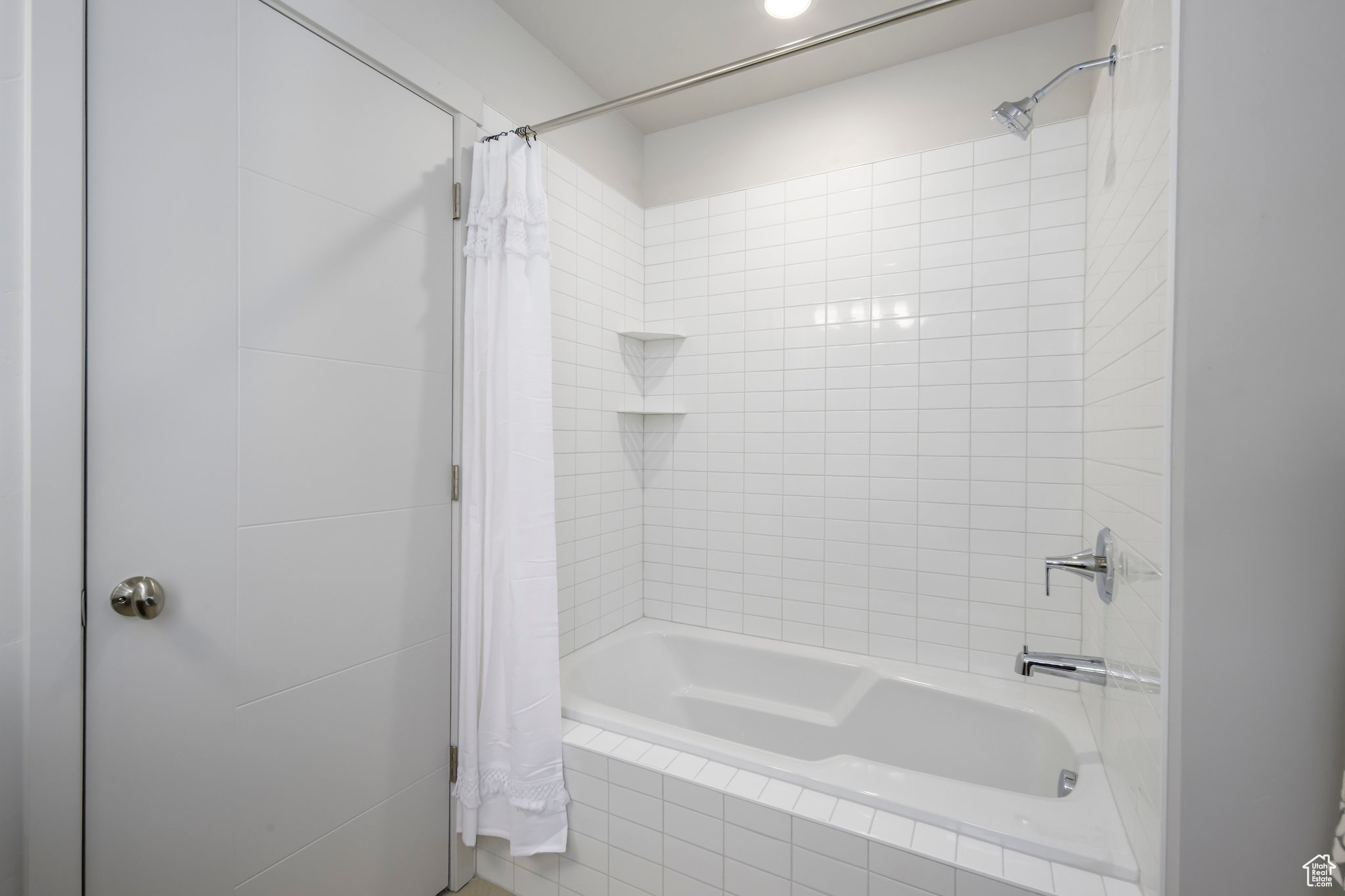 THE POINTE - Residential