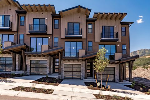 Photo of 2083 W PINNACLE LN #H-4, Heber City, UT 84032 (MLS # 2116770)