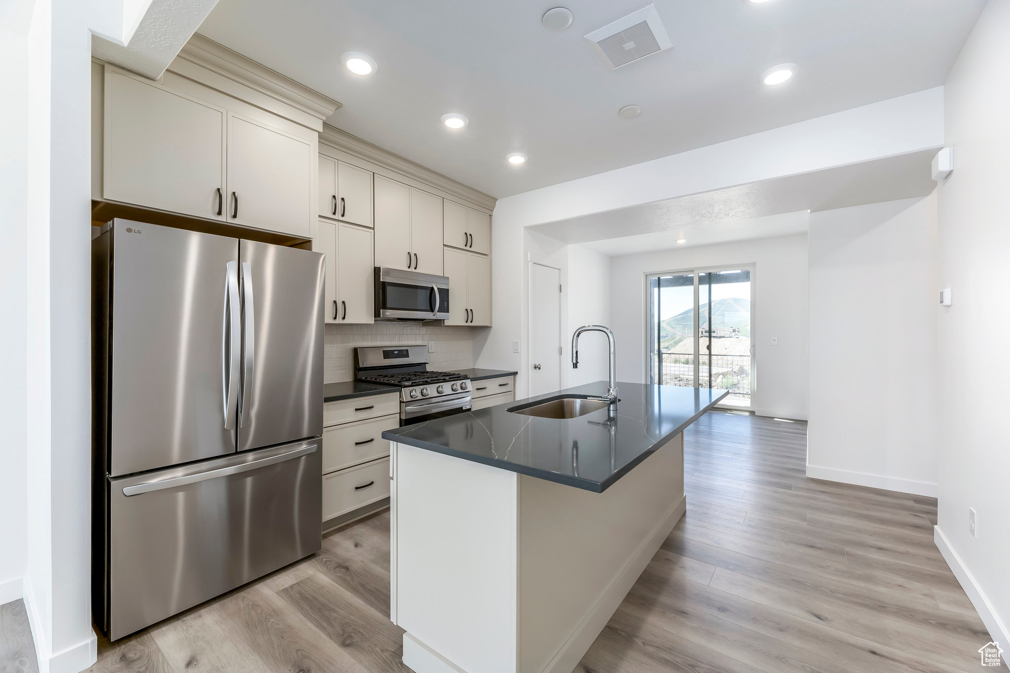 THE POINTE - Residential