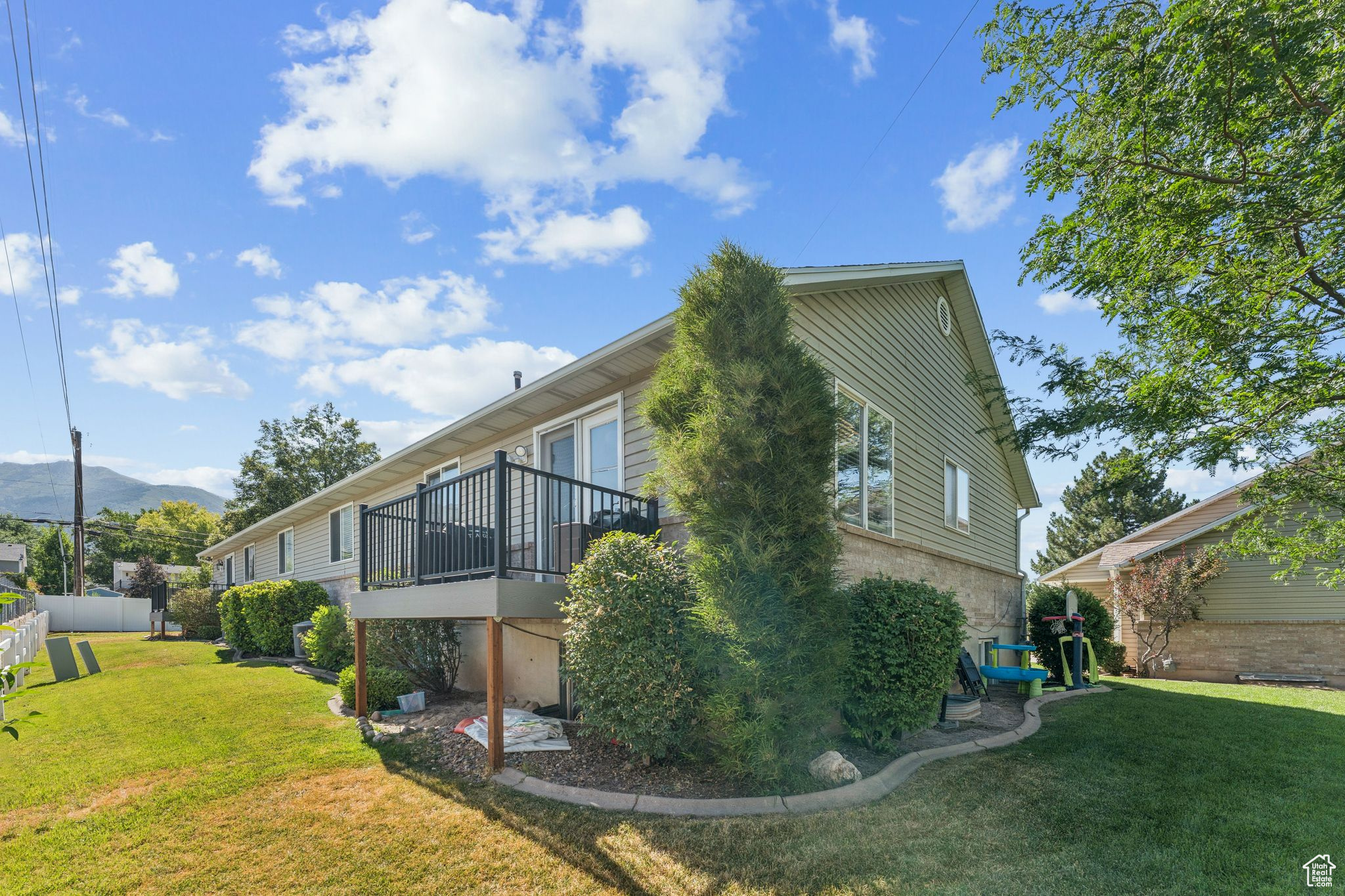 WHISPERING PINES - Residential