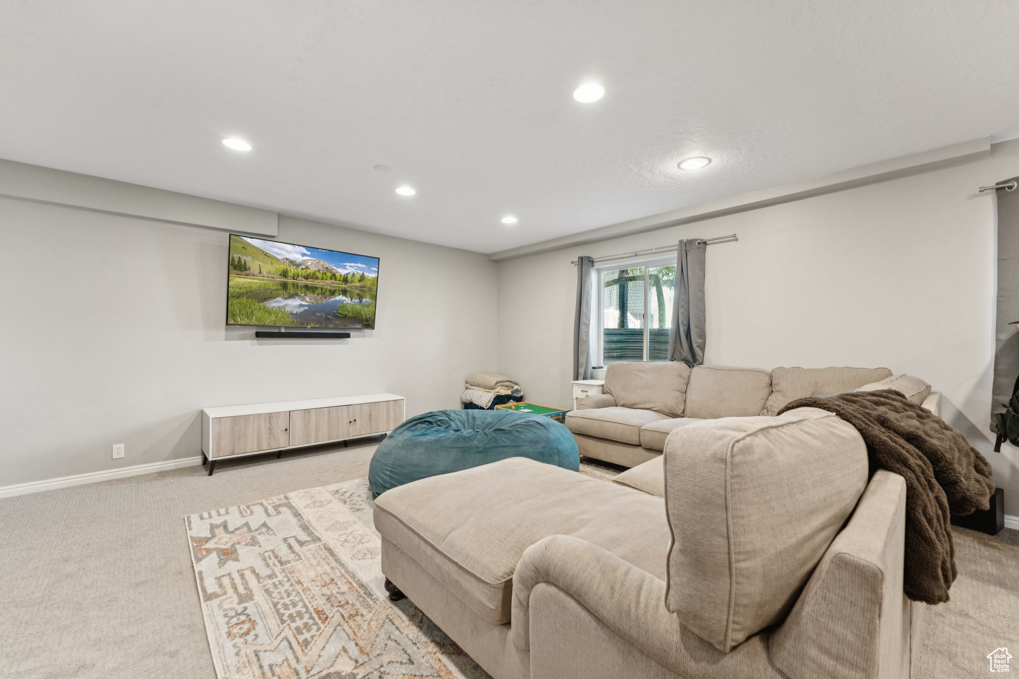 WHISPERING PINES - Residential