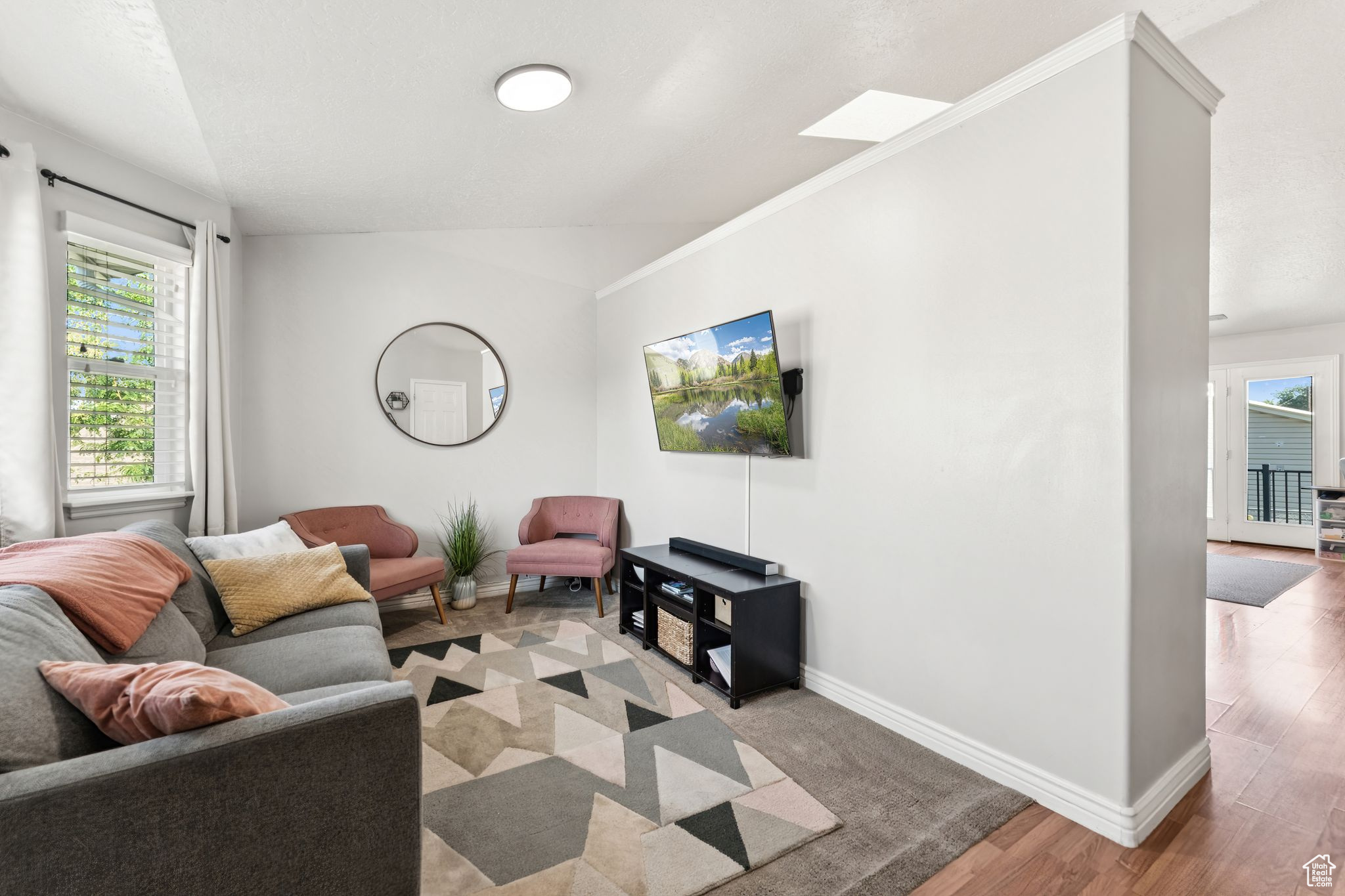 WHISPERING PINES - Residential