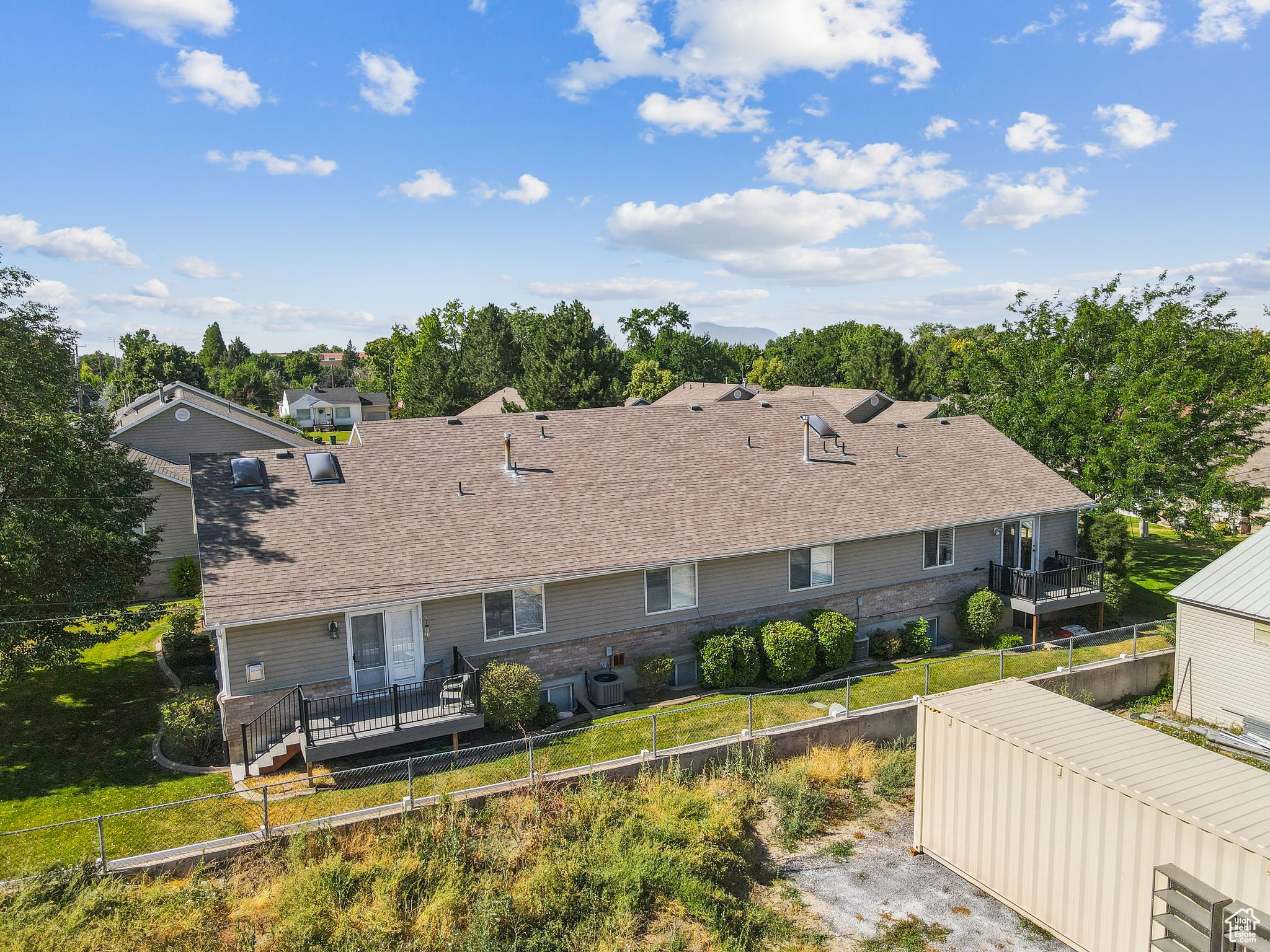 WHISPERING PINES - Residential
