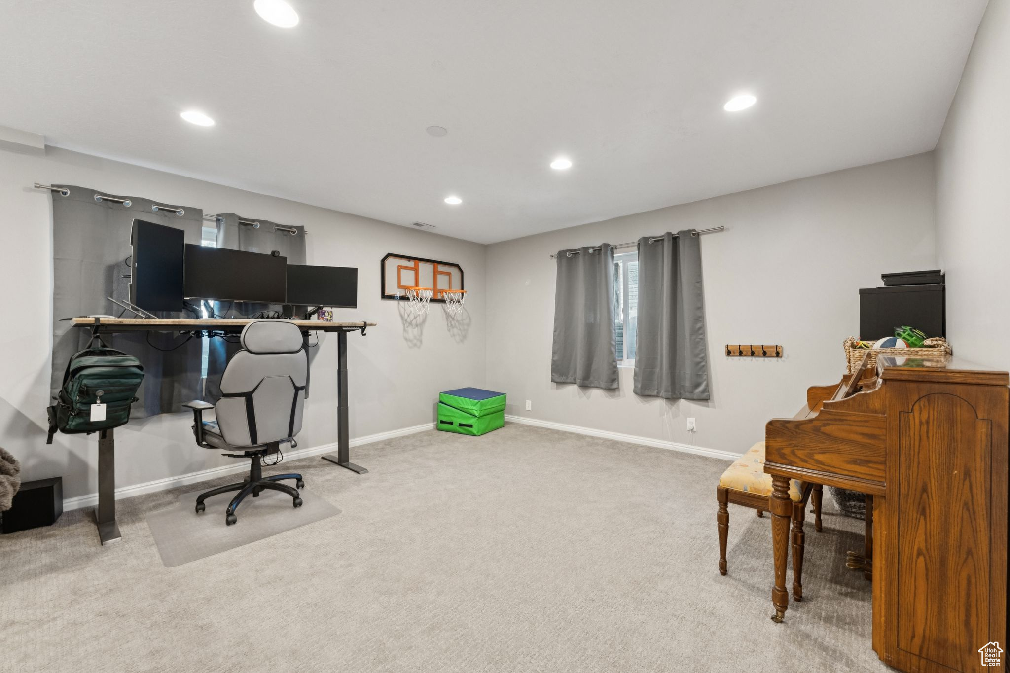 WHISPERING PINES - Residential