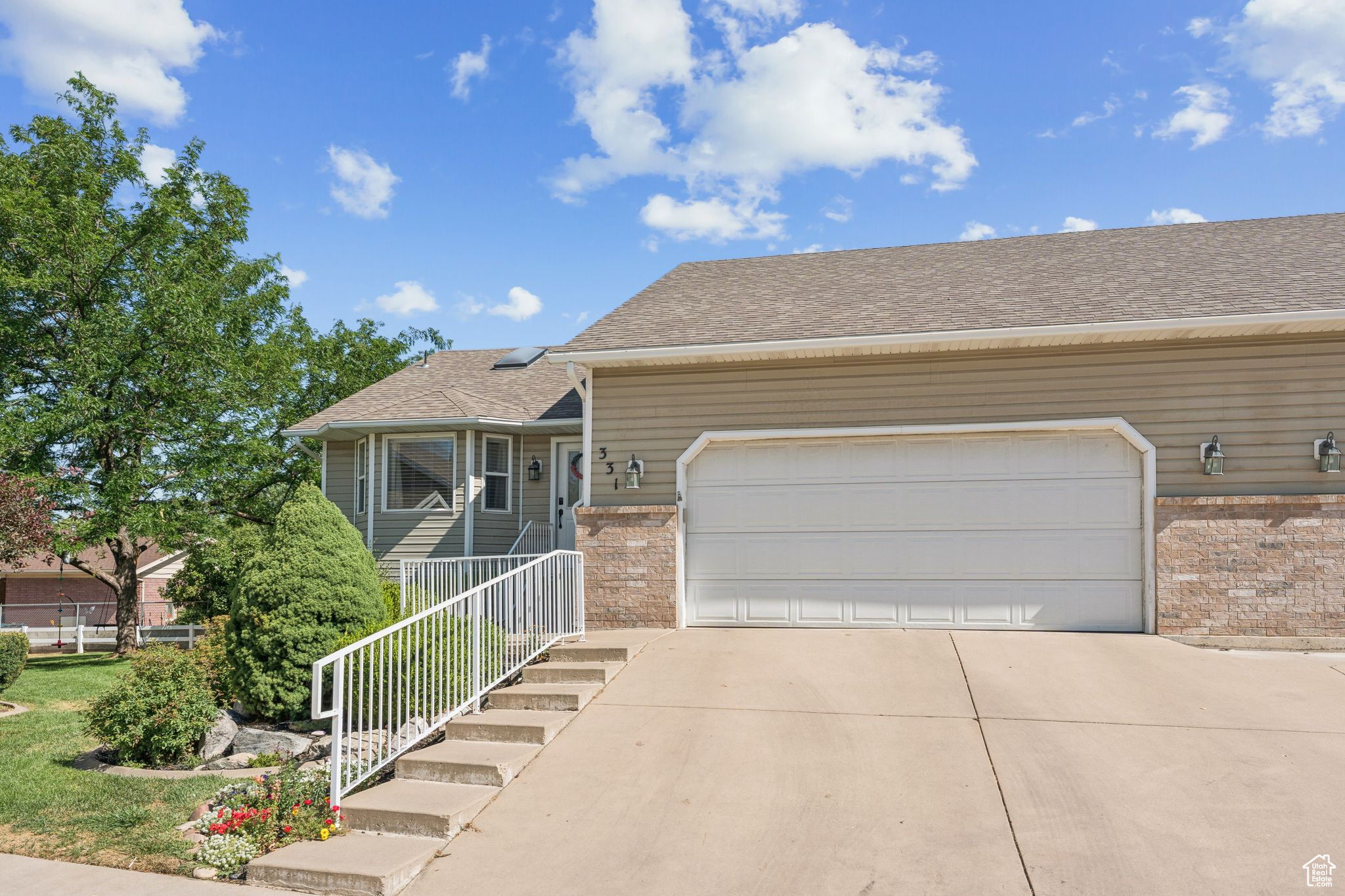 WHISPERING PINES - Residential