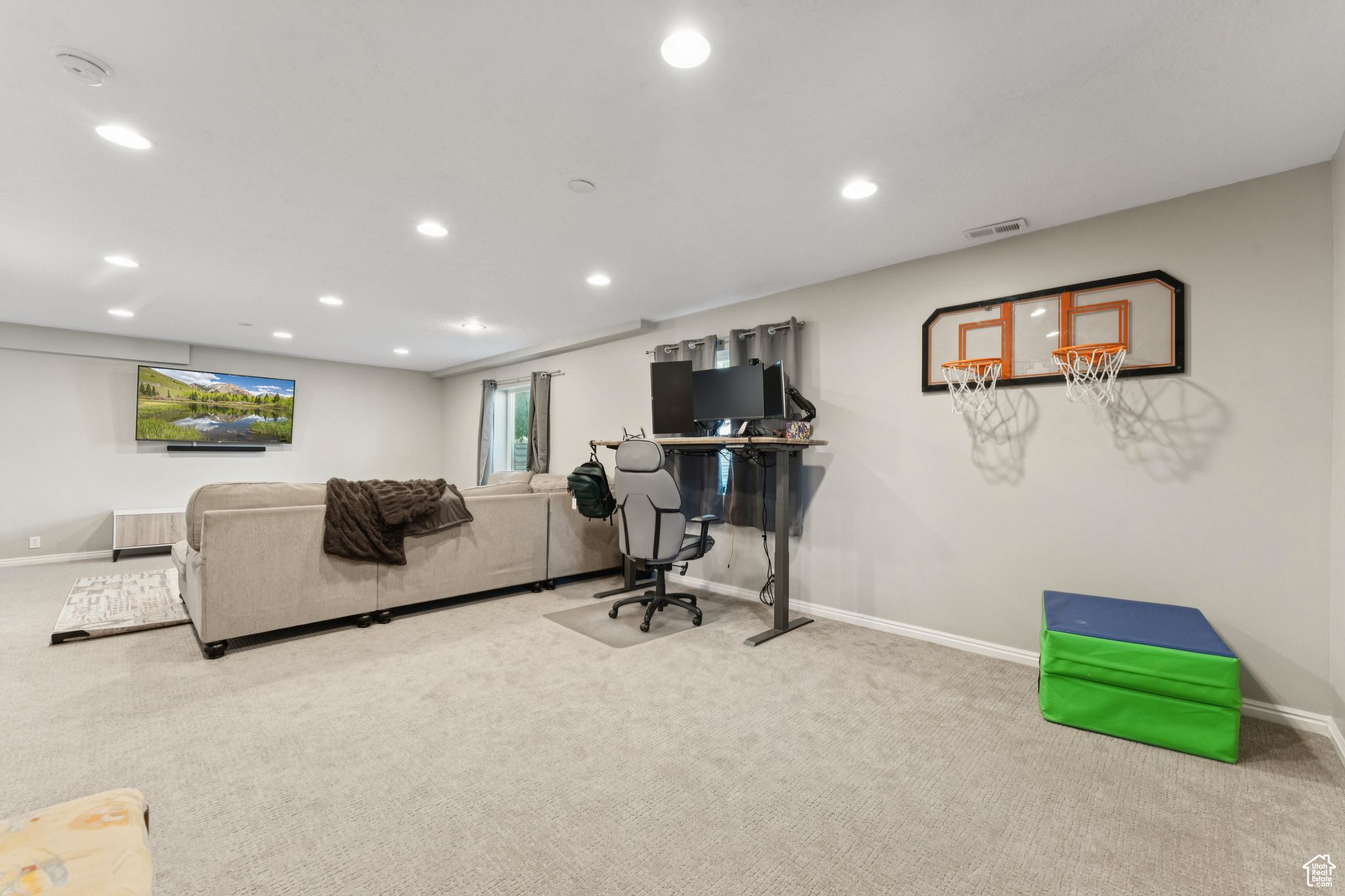 WHISPERING PINES - Residential