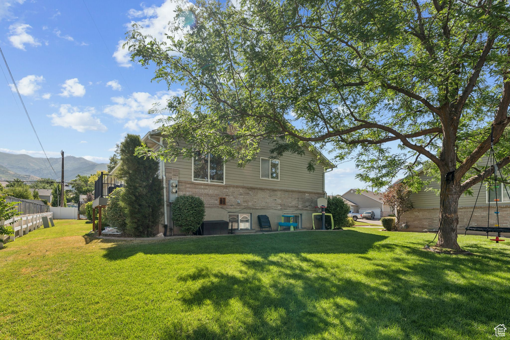 WHISPERING PINES - Residential