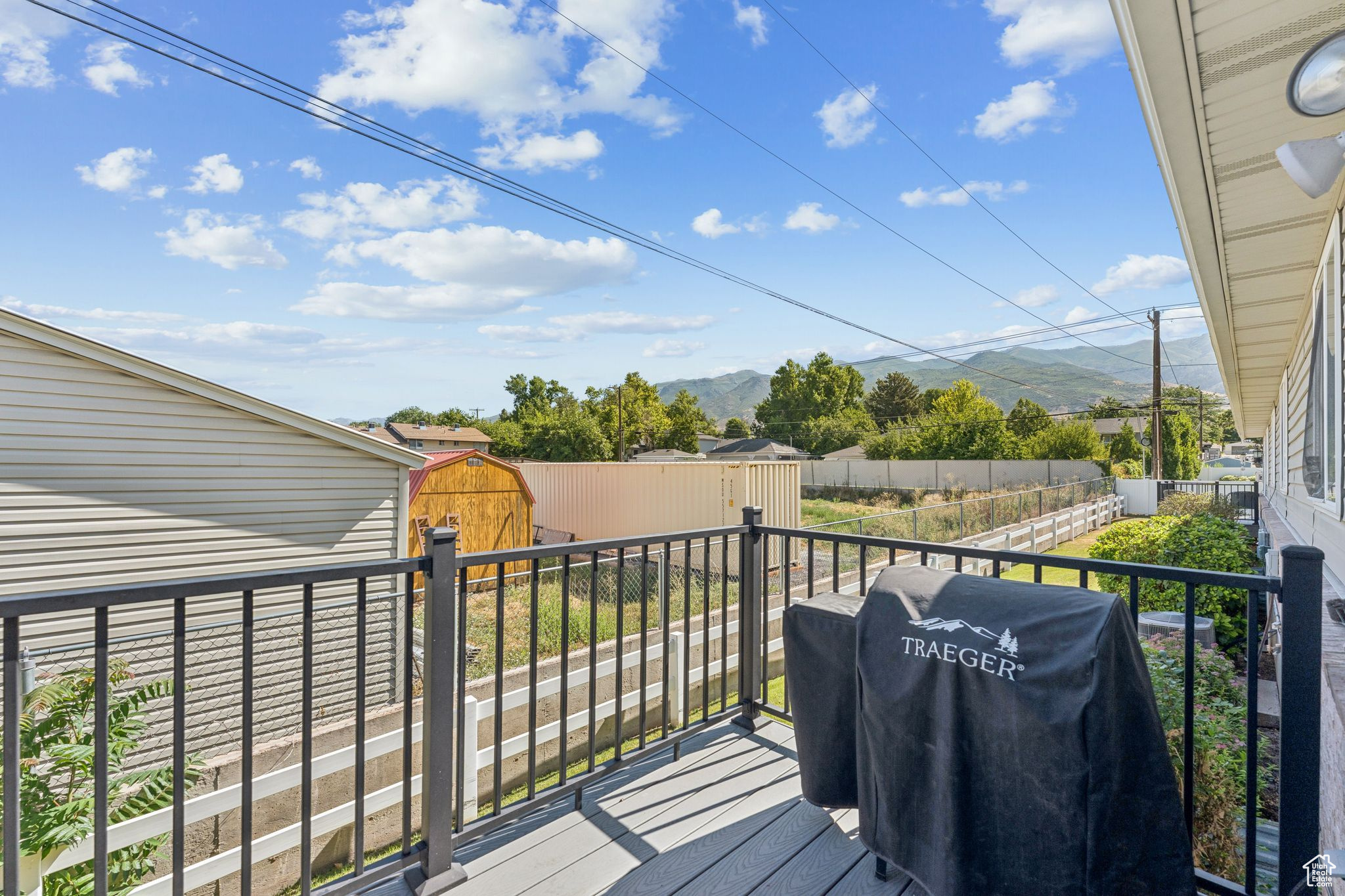 WHISPERING PINES - Residential