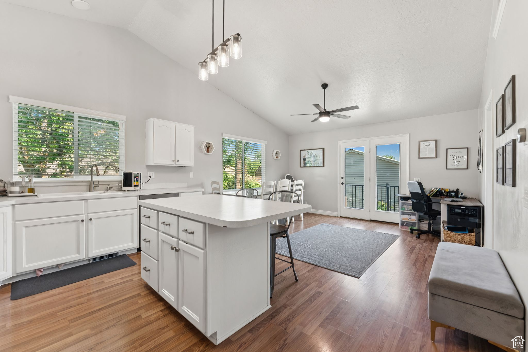 WHISPERING PINES - Residential