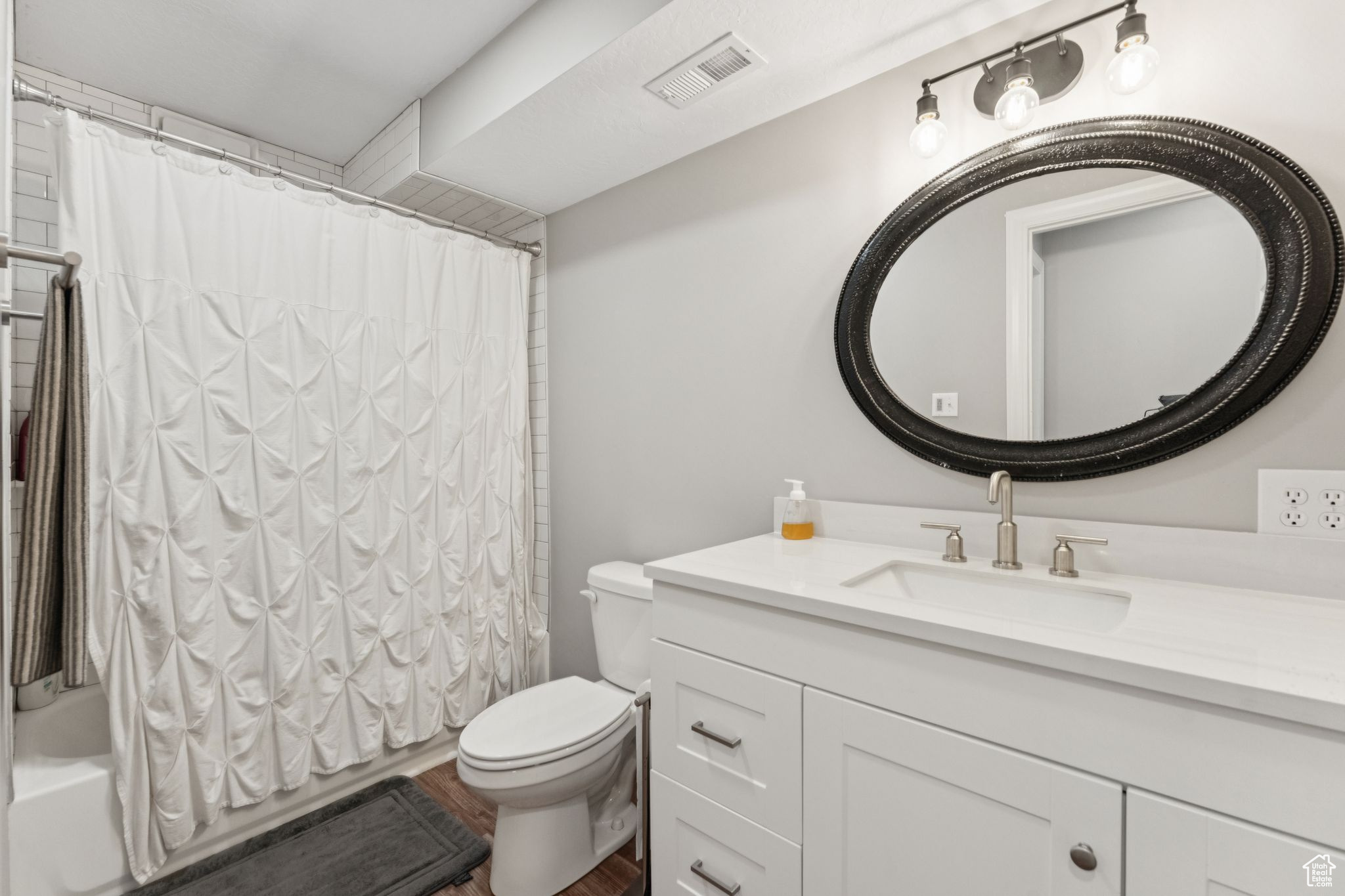 WHISPERING PINES - Residential