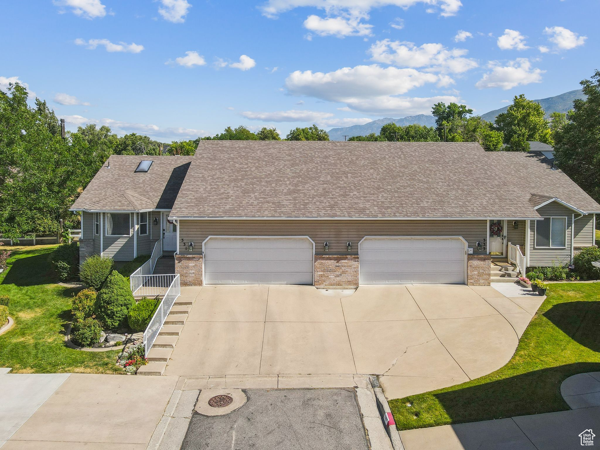 WHISPERING PINES - Residential