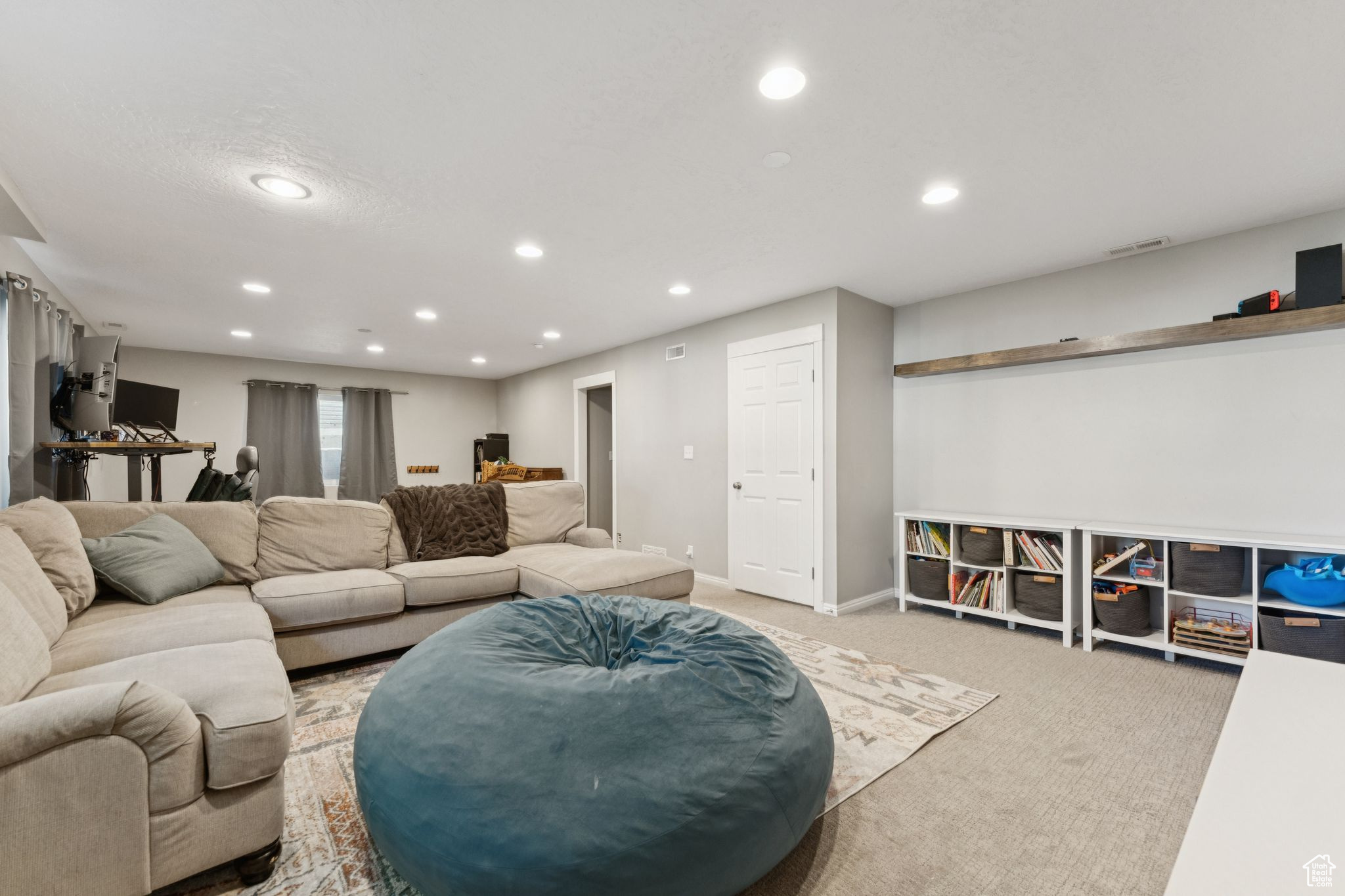 WHISPERING PINES - Residential