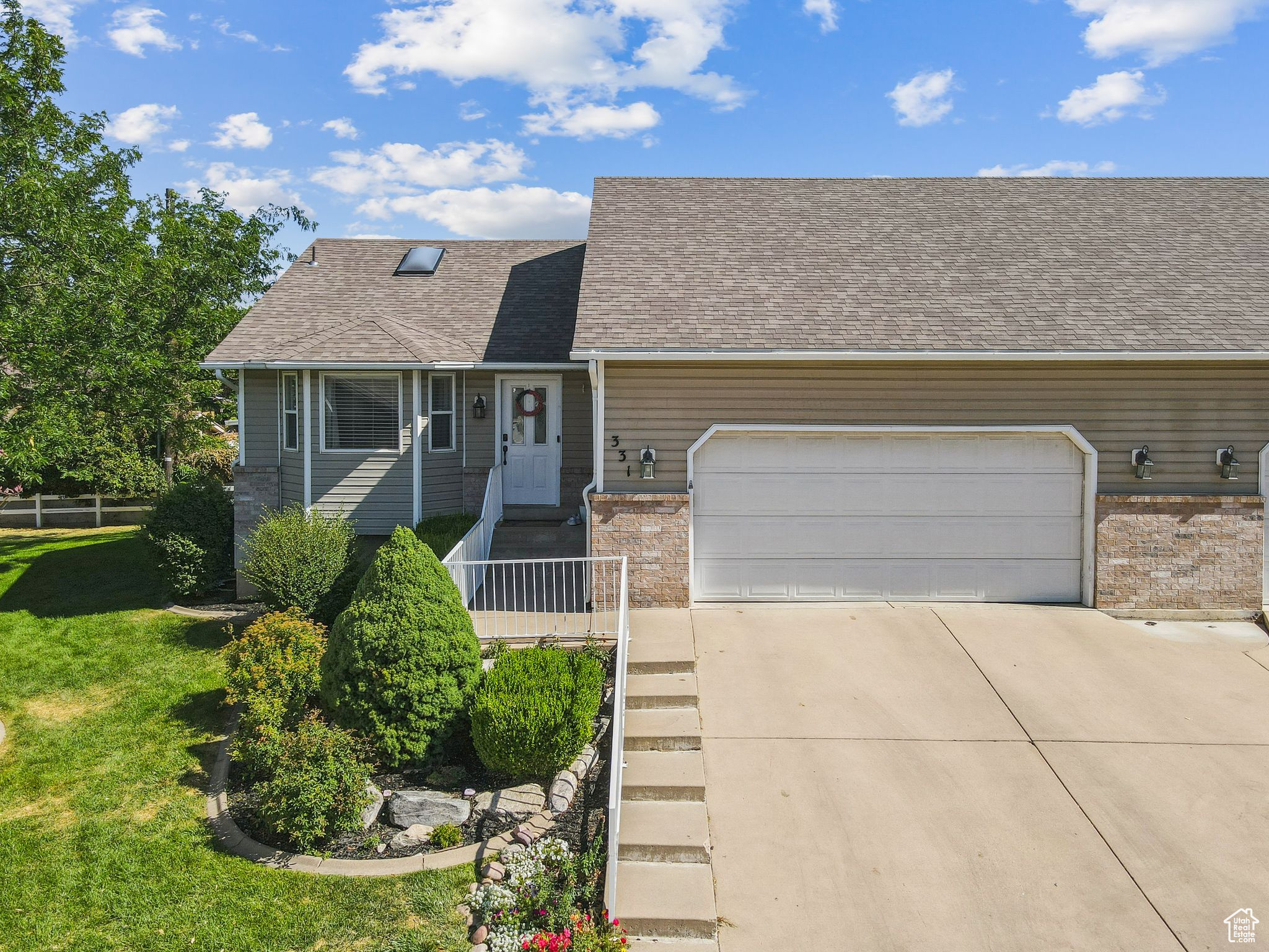 WHISPERING PINES - Residential