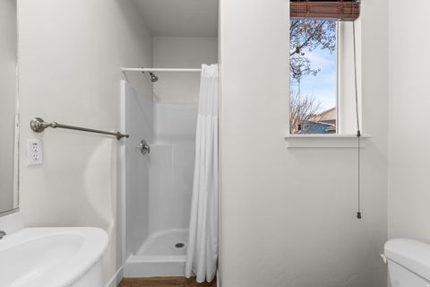 Tiny photo for 1090 N SHEPARD CREEK PKWY #6, Farmington, UT 84025 (MLS # 2123858)