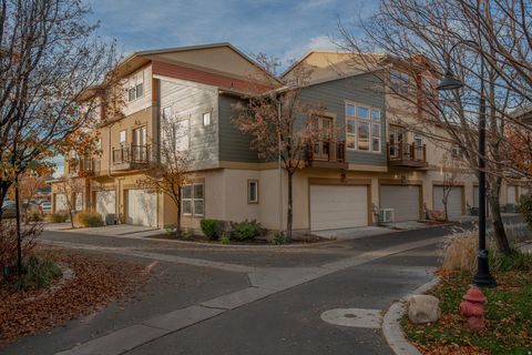 Tiny photo for 1090 N SHEPARD CREEK PKWY #6, Farmington, UT 84025 (MLS # 2123858)