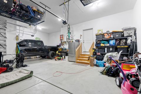 Tiny photo for 1048 N KENSINGTON HTS, Kaysville, UT 84037 (MLS # 2135147)