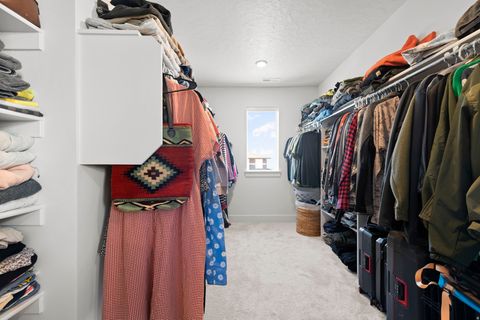 Tiny photo for 1048 N KENSINGTON HTS, Kaysville, UT 84037 (MLS # 2135147)