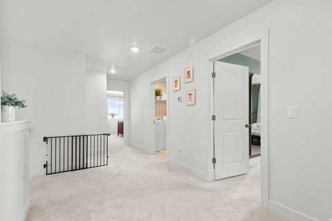 Tiny photo for 1048 N KENSINGTON HTS, Kaysville, UT 84037 (MLS # 2135147)