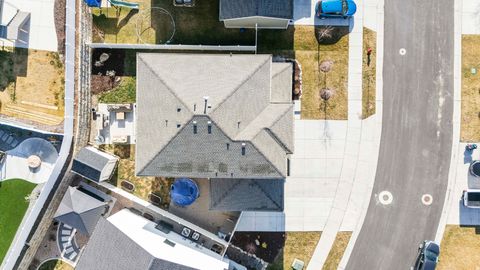 Tiny photo for 1048 N KENSINGTON HTS, Kaysville, UT 84037 (MLS # 2135147)