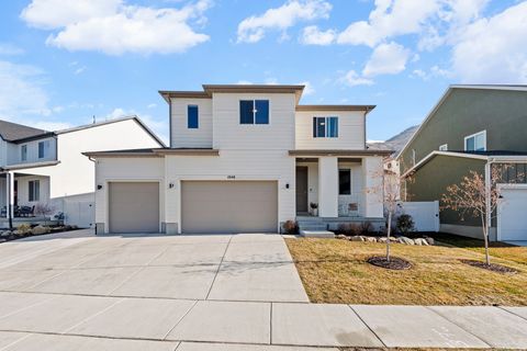 Tiny photo for 1048 N KENSINGTON HTS, Kaysville, UT 84037 (MLS # 2135147)