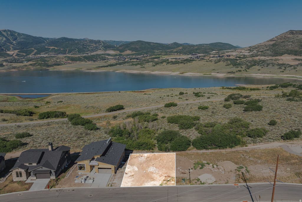 Photo of 411 E KAYAK DR #211, Hideout, UT 84036 (MLS # 2176781)