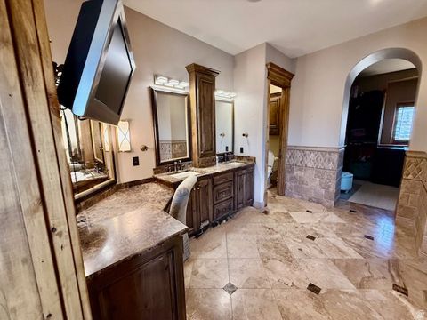 Tiny photo for 753 E SIERRA VIEW VW S, Mapleton, UT 84664 (MLS # 2145592)