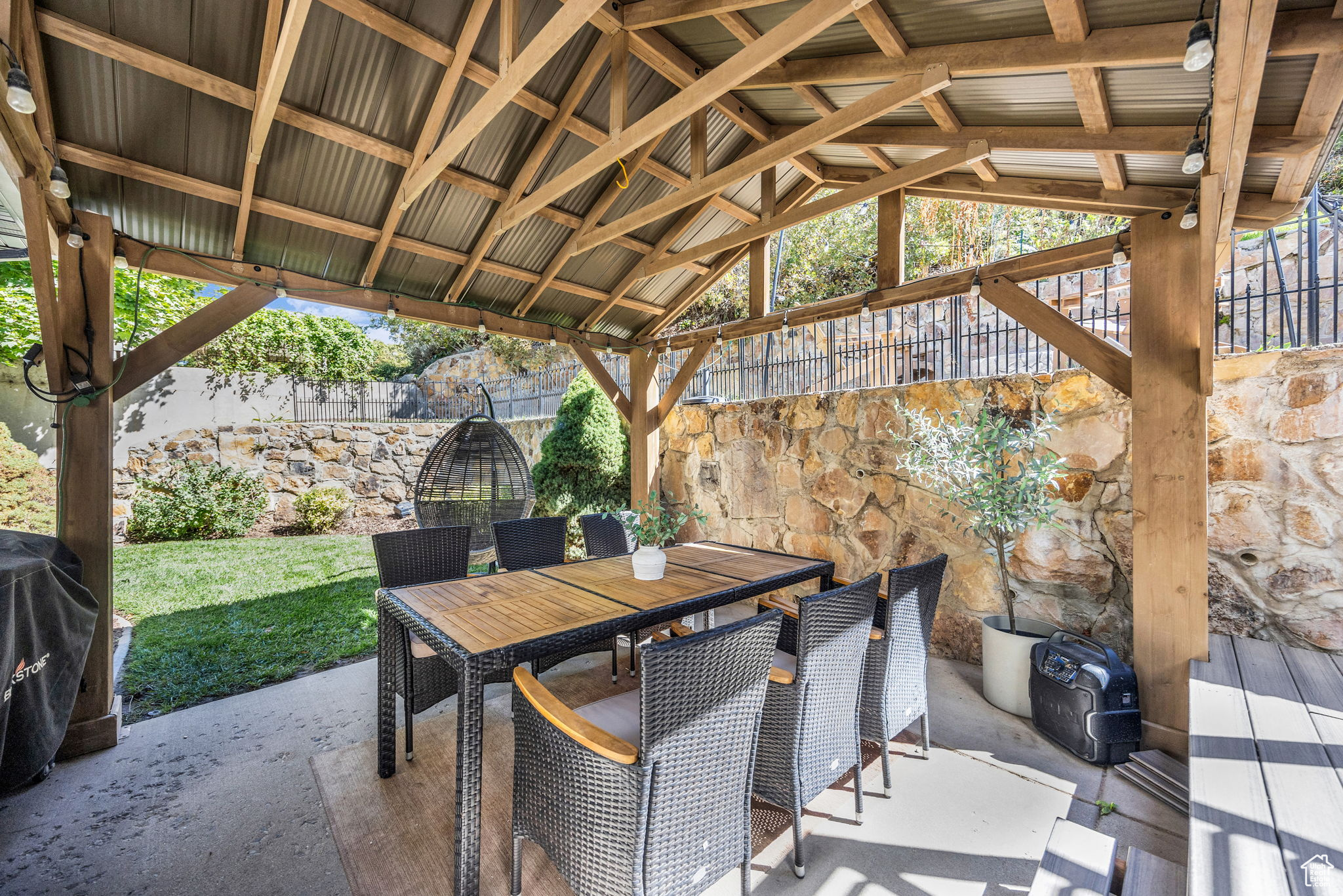 OAKRDIGE COVE - Residential